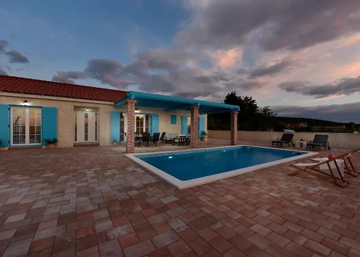 Jurenda Вилла Сукошан